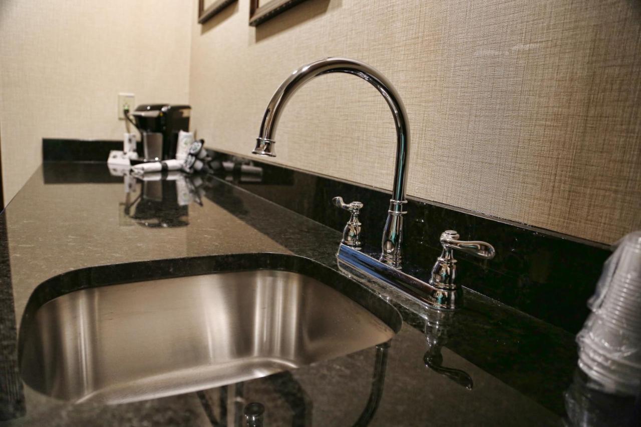 Arrow Hotel Broken Bow エクステリア 写真